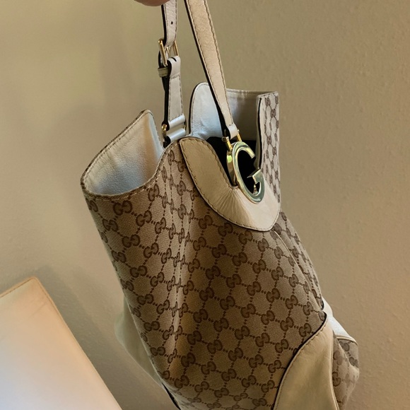 Authentic Gucci Hobo Shoulder Bag - Picture 2 of 6